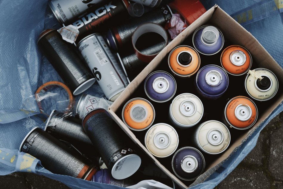 Łódź. Nowy mural na Lumumbowie w Łodzi. Studenci zostawili na ścianie swój ślad i to dosłownie