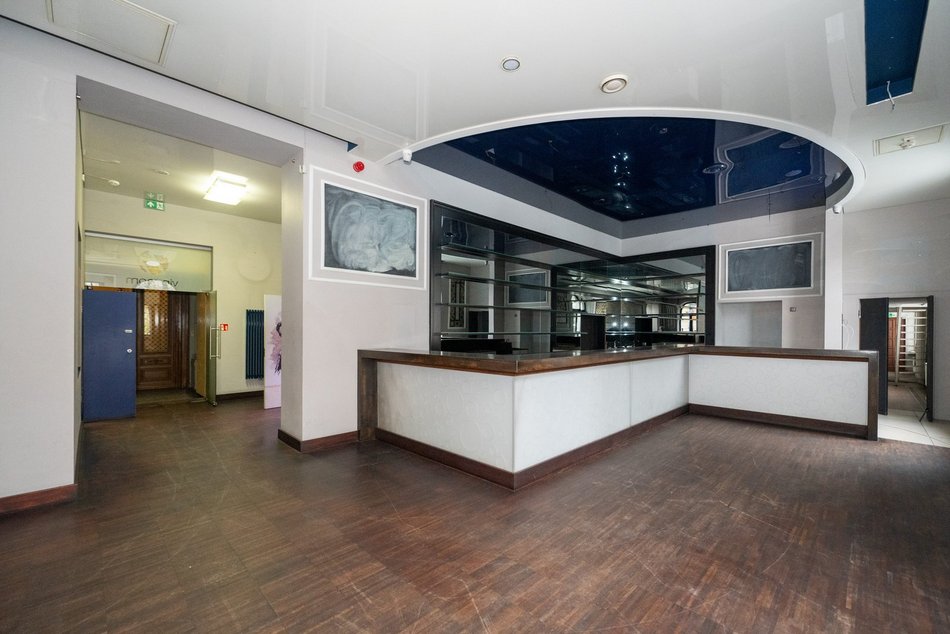 Łódź. Piotrkowska 77 w Łodzi. Kamienica na sprzedaż. Wnętrza i z zewnątrz