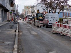 Łódź. Remont Przędzalnianej w Łodzi. Nowe parkingi, jezdnia i chodniki już po Wielkanocy