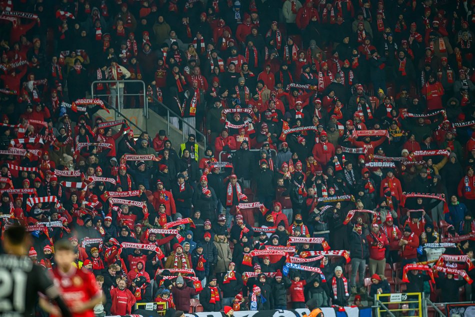 Łódź. Kibice na meczu Widzew Łódź - Cracovia. Byłeś/aś? Znajdź się w galerii!