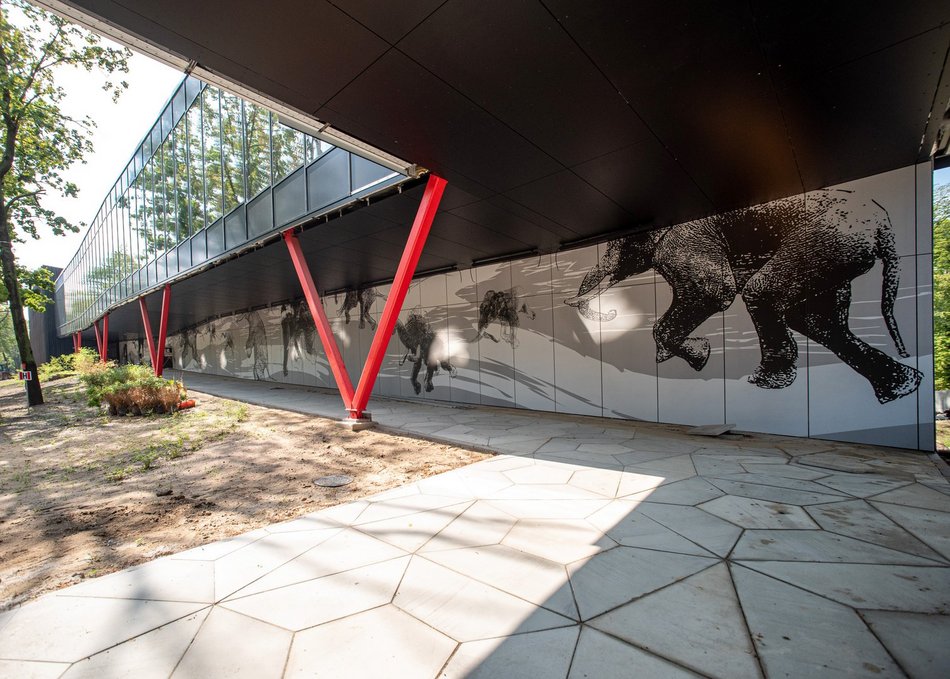 Orientarium Zoo Łódź - budynek nagrodzony przez SARP z wewnątrz i na zewnątrz