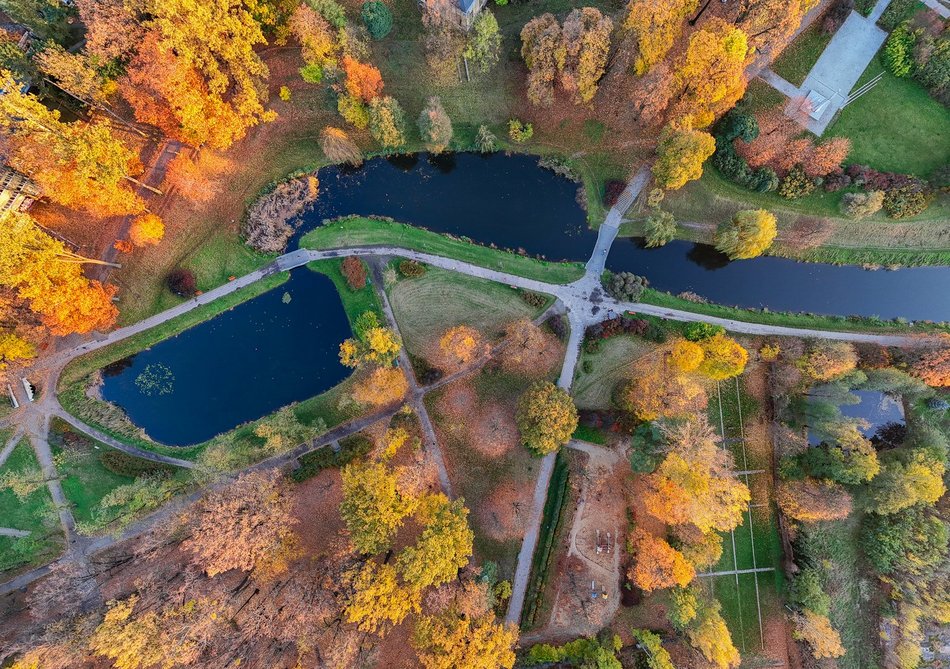 Park Helenów w jesiennej scenerii