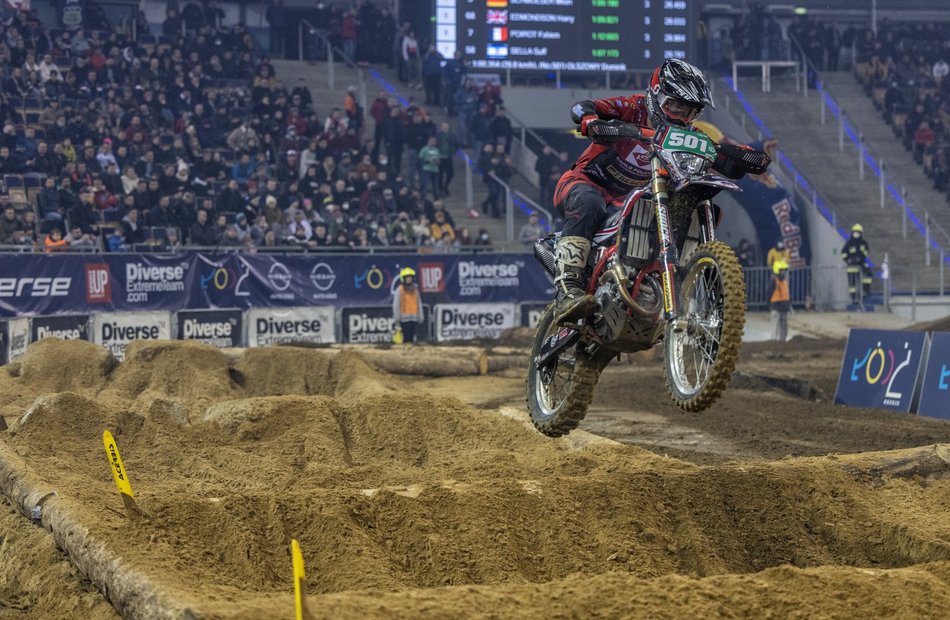 motocyklista na torze