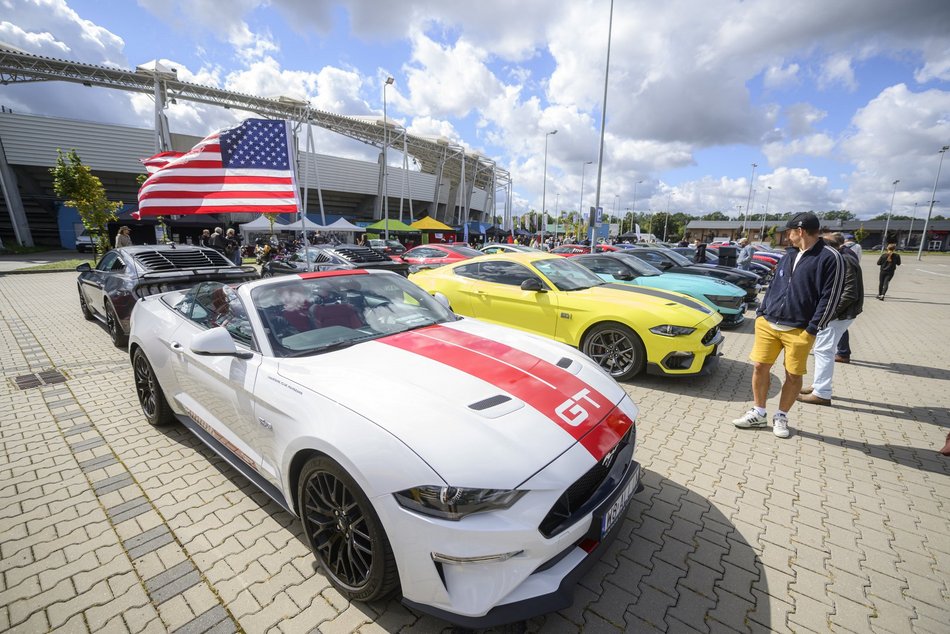 Ale auta pod Atlas Areną w Łodzi. Europejski zlot aut sportowych