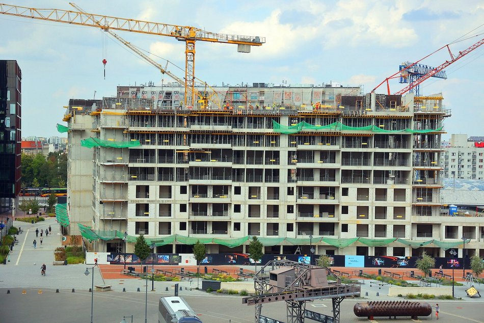 Łódź. Z podziemnej ulicy Hasa wprost na nowe parkingi. Rośnie inwestycja w Nowym Centrum Łodzi