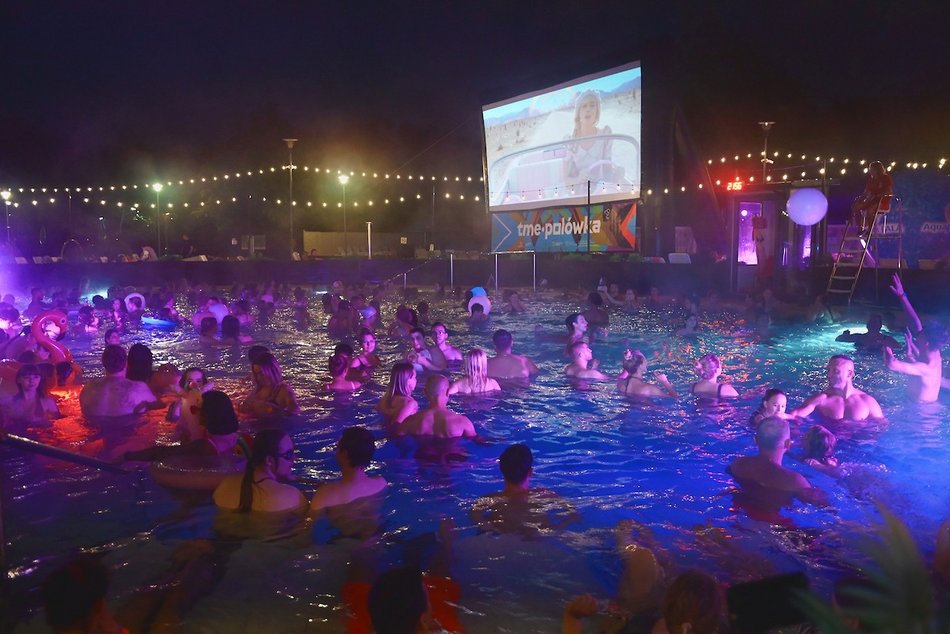 Łódź. Pink Party w Aquaparku Fala. To najbardziej różowa impreza w Łodzi