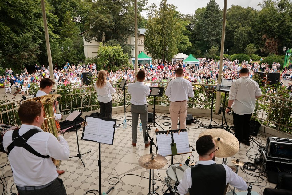 Łódź. Letnie Koncerty w Altanie. Filmowa muzyka w interpretacji zespołu Tripper Stompers