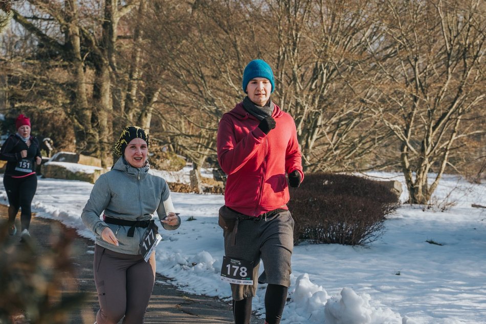 Botaniczna Piątka w Ogrodzie Botanicznym w Łodzi. Galeria z mroźnego biegu