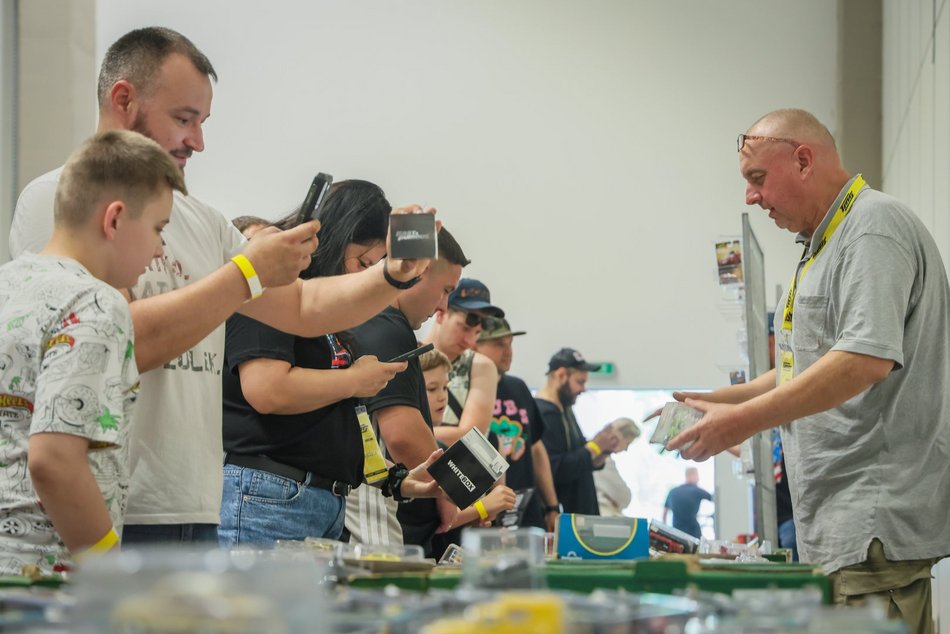 Łódź. Hot Wheels opanowały halę Expo Łódź! Setki miniatur aut, wyścigi na żywo i nie tylko!