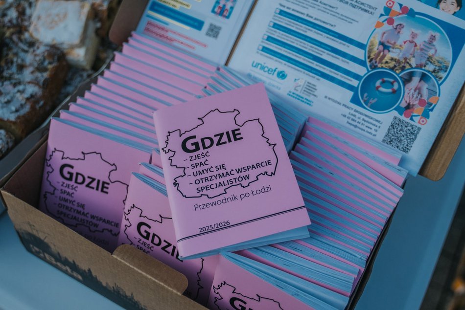 Łódź. Namiot Pełen Wsparcia w Pasażu Schillera już działa! Specjaliści pomagają potrzebującym