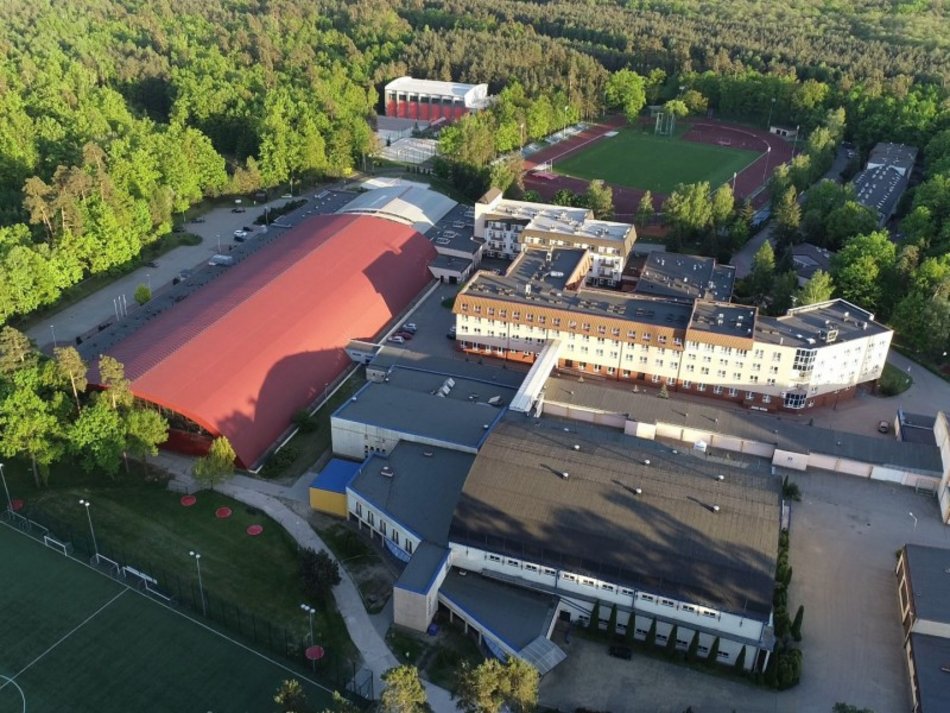 Łódź. TOP 16 atrakcji Spały i okolic. Spływ Pilicą, Niebieskie Źródła, zamek w Inowłodzu