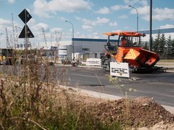 Remont Puszkina w Łodzi dobiega końca. Drogowcy kończą układać nową jezdnię