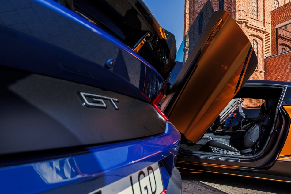 Łódź. Zlot amerykańskich samochodów w Łodzi. Prawdziwe perły motoryzacji