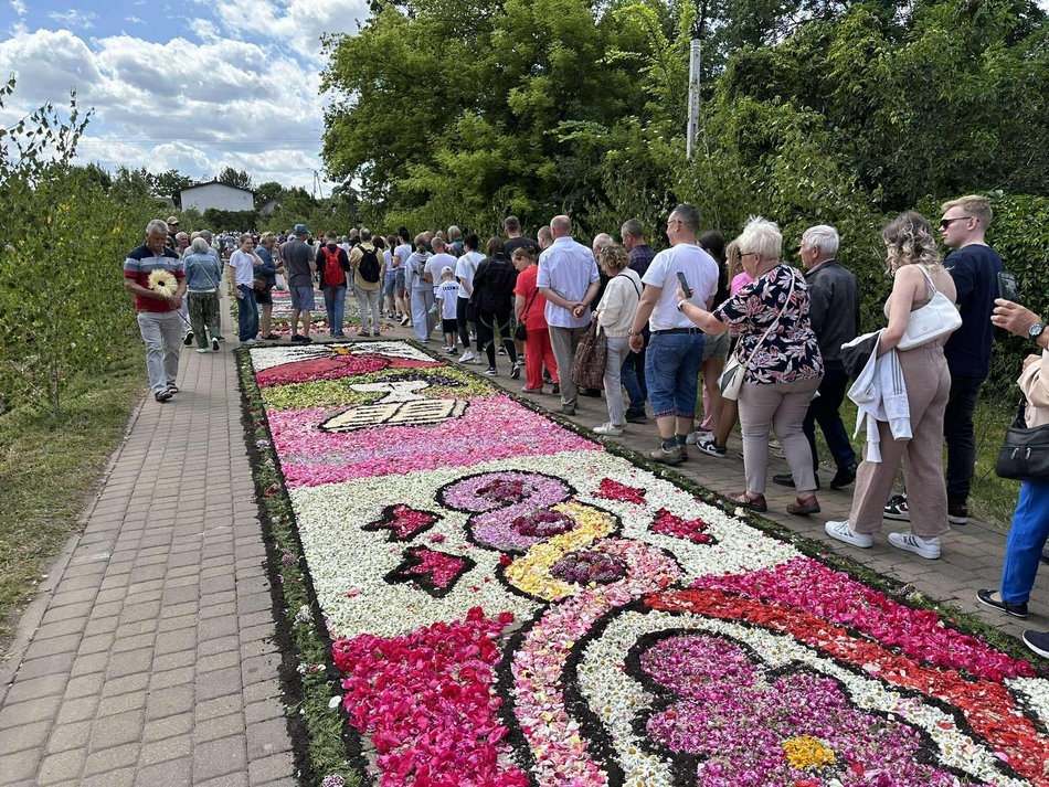 Łódź. Boże Ciało w Łódzkiem. Kwiatowe dywany w Spycimierzu