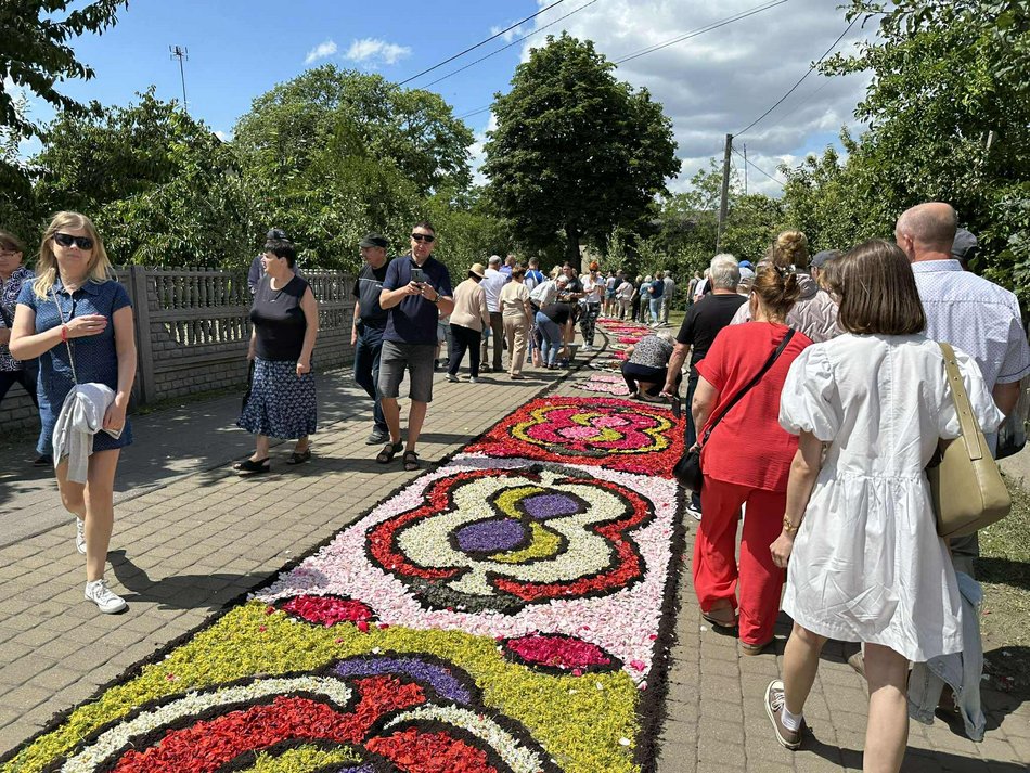 Łódź. Boże Ciało w Łódzkiem. Kwiatowe dywany w Spycimierzu