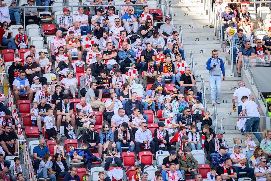 Łódź. Kibice na meczu ŁKS Łódź ze Zniczem Pruszków. Byłeś? Odszukaj się w galerii