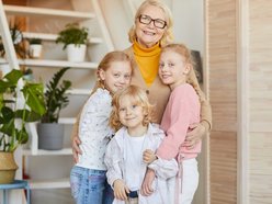 Łódź. Babcia z wnuczkami