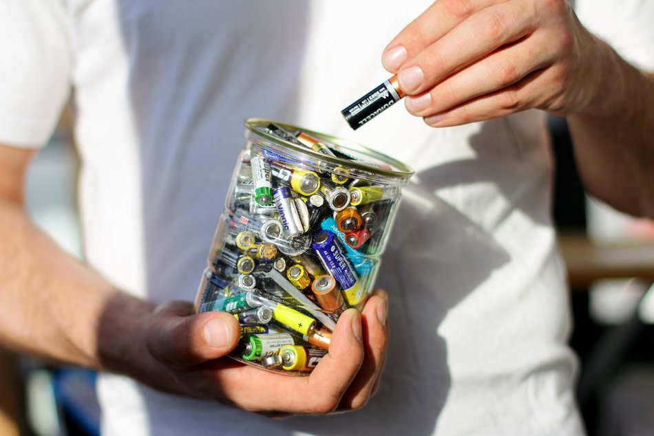 [Translate to Ukraiński:] Łódź. Dzień Recyklingu Baterii przy Pasażu Schillera w Łodzi. Oddaj stare baterie i odbierz nagrodę! 