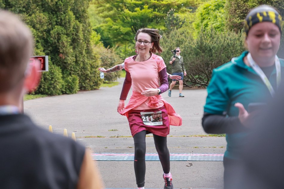 Łódź. Botaniczna Piątka. Setki łodzian pobiegły w Ogrodzie Botanicznym w Łodzi