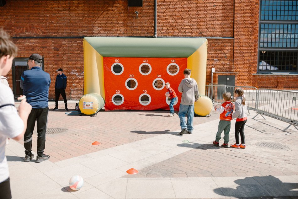 Łódź Miejski Dzień Zdrowia w Manufakturze. Nauka pierwszej pomocy, gry, zabawy, eksperci i więcej