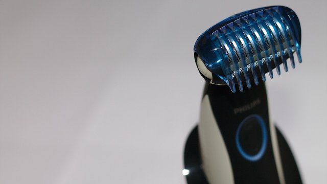 Golarka elektryczna - praktyczny wybór dla nowoczesnego mężczyzny [ARTYKUŁ SPONSOROWANY]