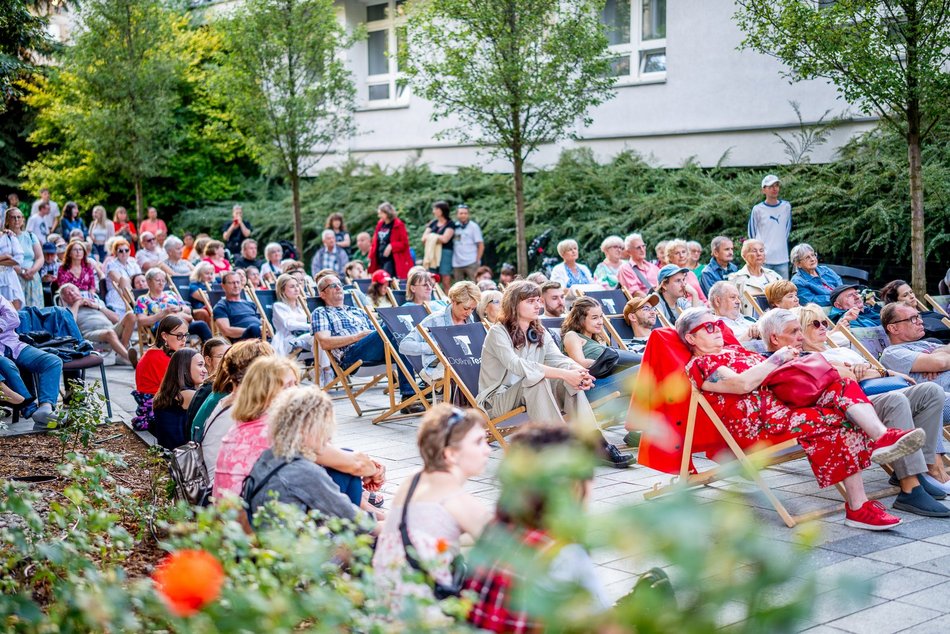 Łódź. Jazzowe Wtorki w Łodzi. Youth Jazz Band wystąpił w Pasażu Róży