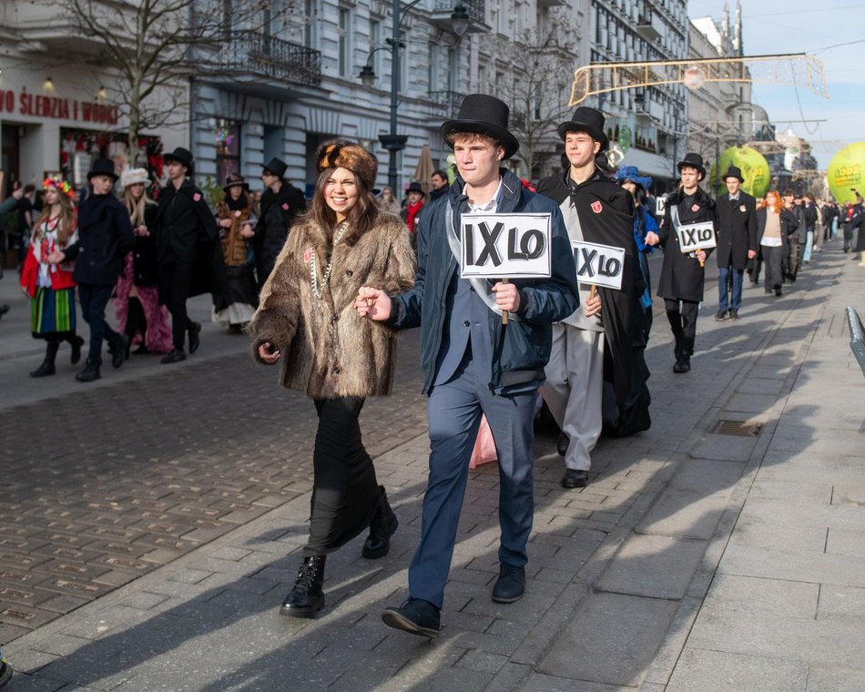 Łódź. Polonez na Piotrkowskiej w Łodzi