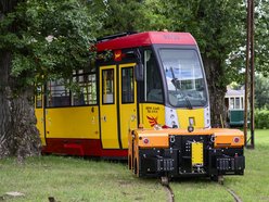 MPK Łódź ma nowy pojazd do zadań specjalnych! To ciągnik do przestawiania tramwajów
