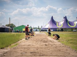 Łodź Summer Festival 2025. Zobacz, jak powstaje festiwalowe miasteczko