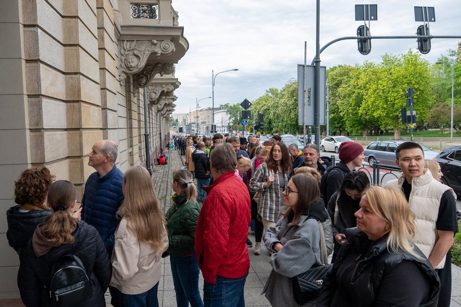 Noc Muzeów Łódź 2026. Znajdź siebie w kolejce do muzeum!