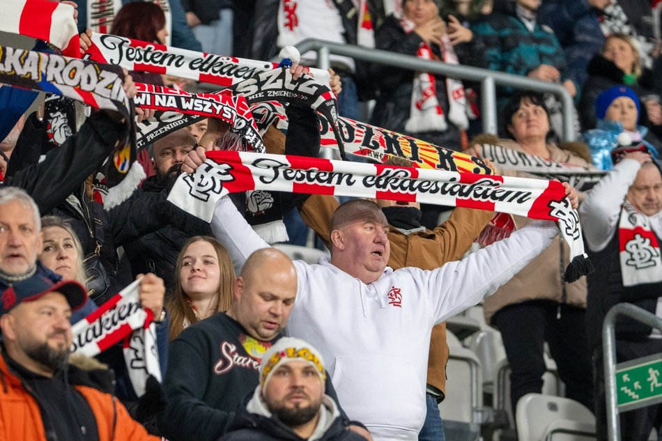 Kibice na meczu ŁKS Łódź z Puszczą Niepołomice. Byłeś/aś? Odszukaj się w galerii