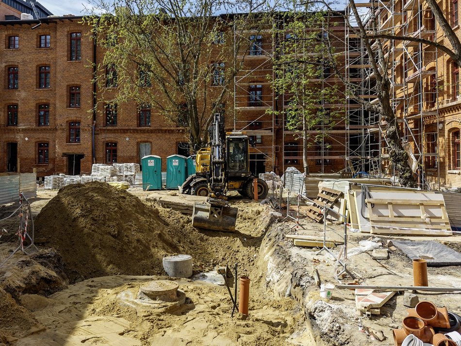 Famuła przy Ogrodowej w Łodzi naładowana ekorozwiązaniami! Powstają zbiorniki retencyjne!