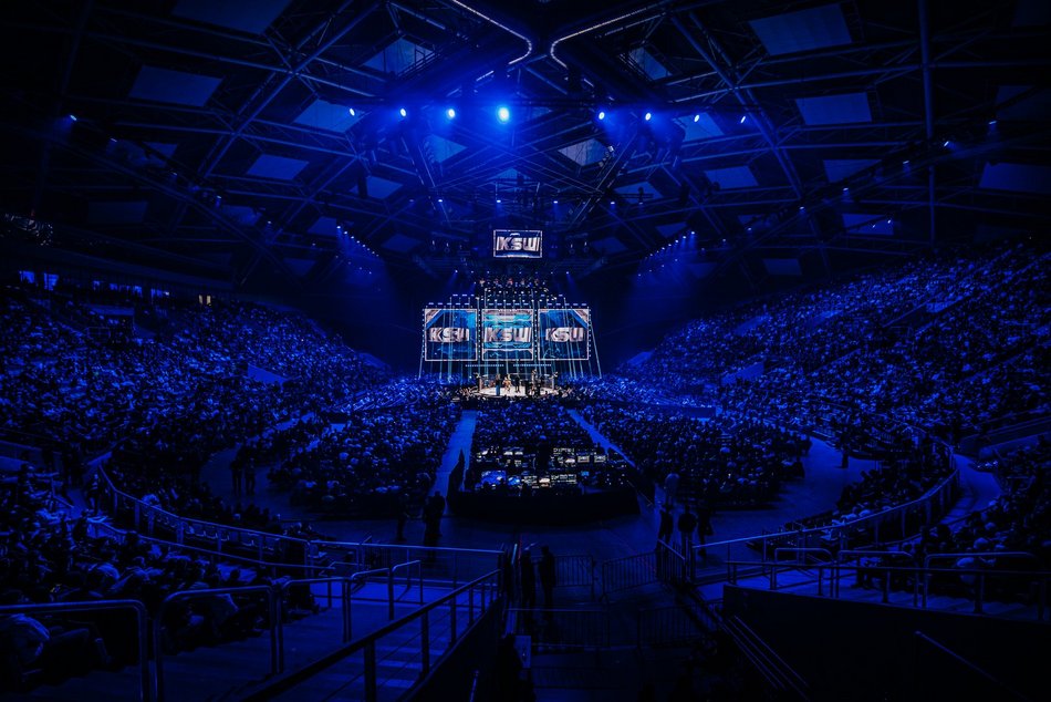 KSW w Atlas Arenie. Dwie emocjonujące walki mistrzowskie z zawodnikami z Łodzi