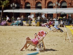 Łódź. Plaża i beach bar wracają do Manufaktury w Łodzi! Kiedy wielkie otwarcia?