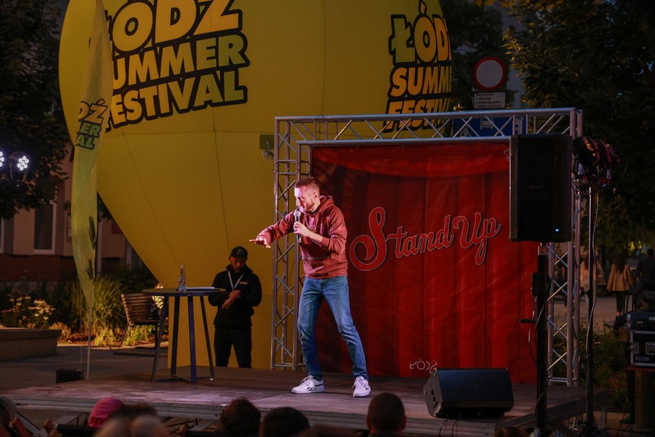 Łódź. Stand-up Piotrkowska w Łodzi. Za nami kolejny wieczór z dobrym humorem [ZDJĘCIA]