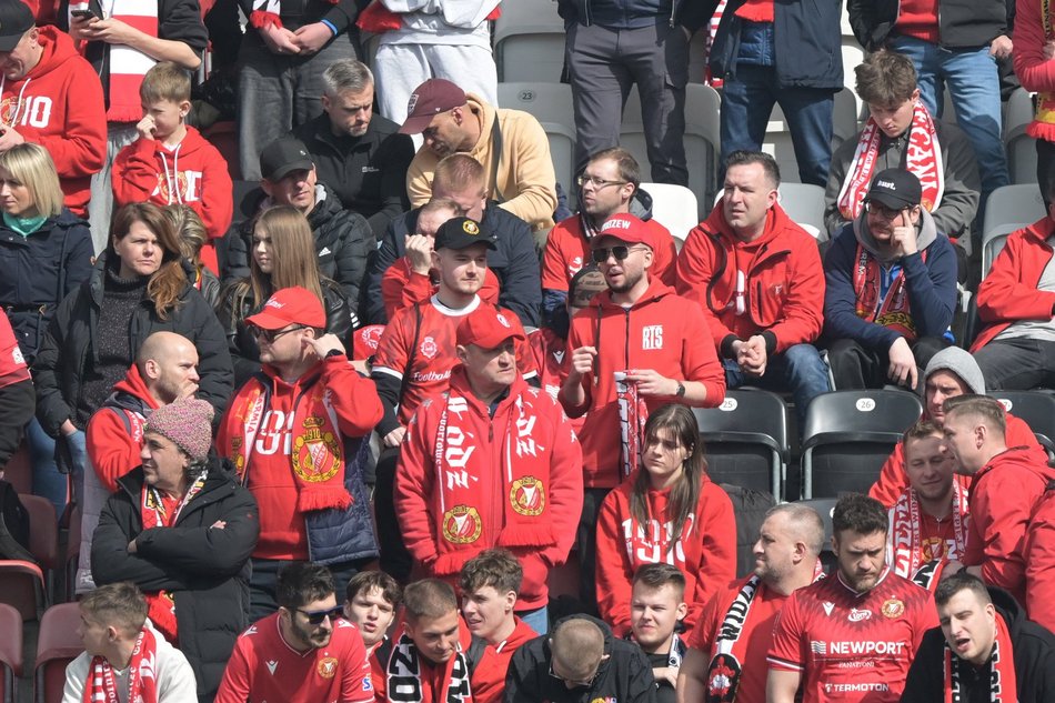 Łódź. Kibice na meczu Widzew Łódź - Bruk-Bet Termalica Nieciecza. Byłeś/aś? Znajdź się w galerii!