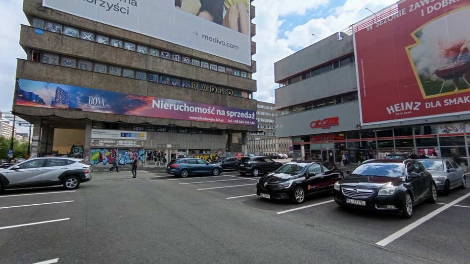 Łódź. Biurowiec Centralu w Łodzi na sprzedaż. Za ile można kupić kultowy budynek z lat 70.?