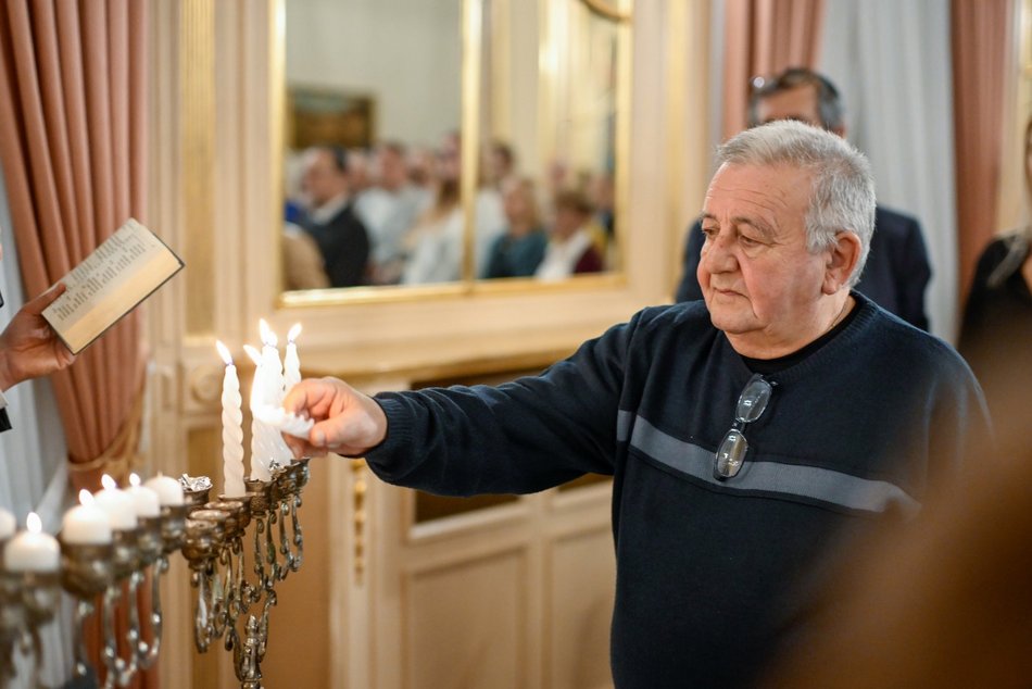 W Pałacu Poznańskiego zapłonęły świece chanukowe