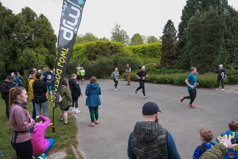 Łódź. Botaniczna Piątka. Setki łodzian pobiegły w Ogrodzie Botanicznym w Łodzi