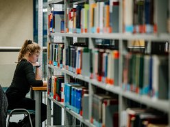 Łódź. Biblioteka Uniwersytetu Łódzkiego otwarta do północy. Na naukę nigdy nie jest za późno!