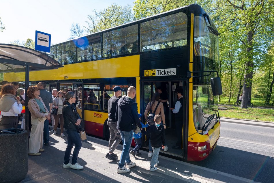 Łódź. Łódzkie Linie Turystyczne przyciągają tłumy. Kultowe pojazdy MPK Łódź znów hitem podróżnych!