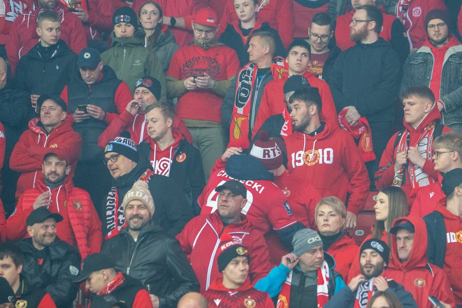 Łódź. Kibice na meczu Widzew Łódź - Lech Poznań. Byłeś/aś? Znajdź się w galerii!