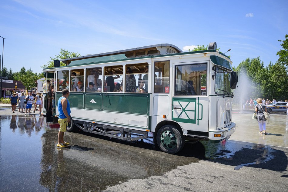 Łódź. Piknik otwarcia Szczecińskiej w Łodzi wielkim hitem. Tłumy łodzian bawią się świetnie