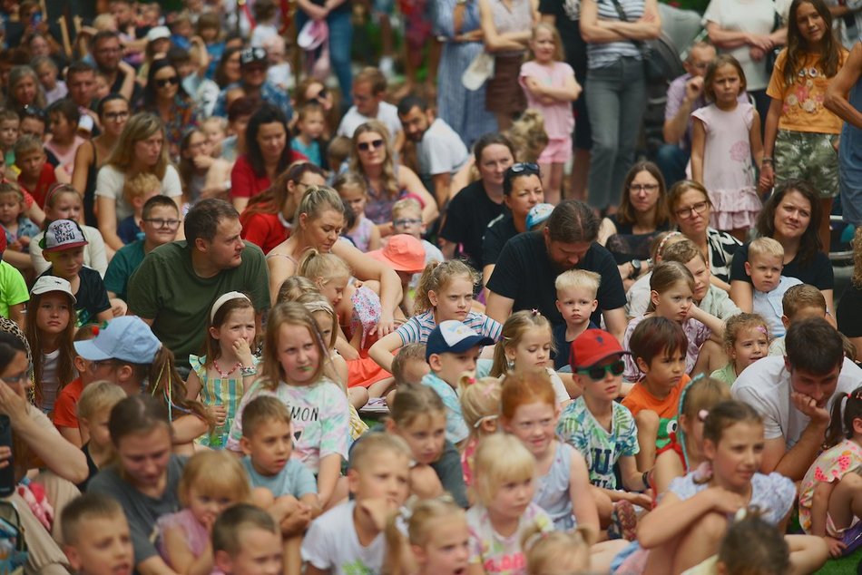 Łódź. Baśniowa Piotrkowska w Łodzi. Teatr Barnaby zapewnił dobrą zabawę całej rodzinie!
