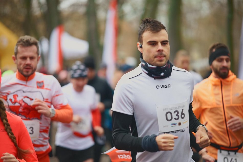 Łódź. Bieg Niepodległości w parku Julianowskim