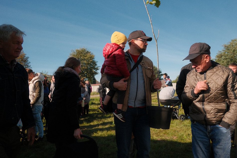 Las Młodej Łodzi powiększył się! Nowe dęby i lipy na pamiątkę narodzin dziecka