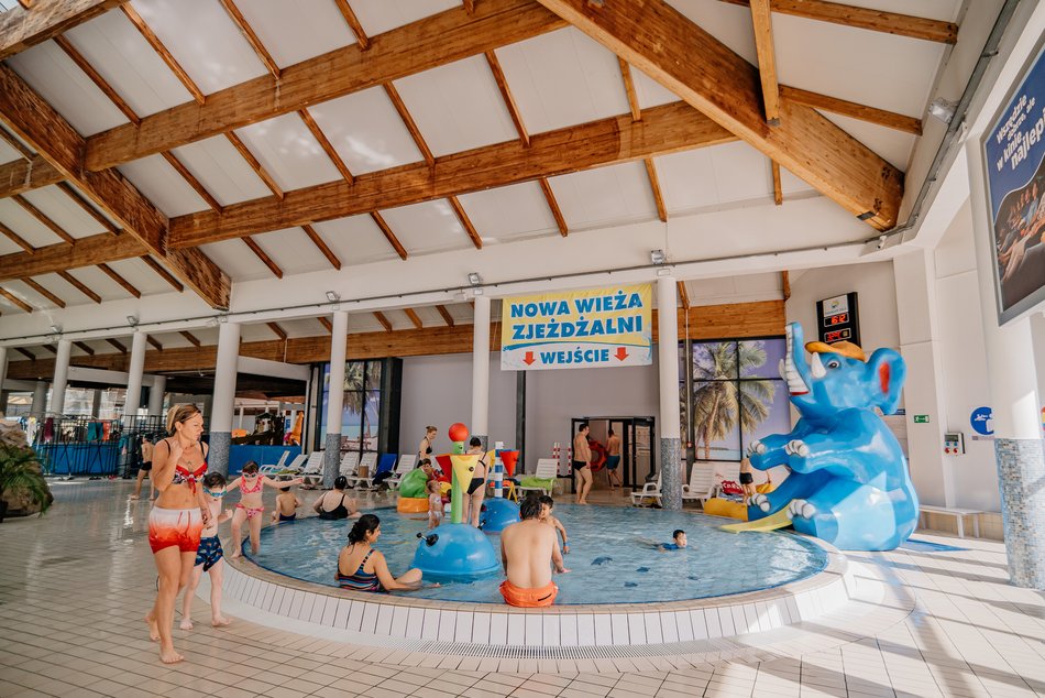 Aquapark Fala w majówkę - baseny zewnętrzne, zjeżdżalnia kamikaze