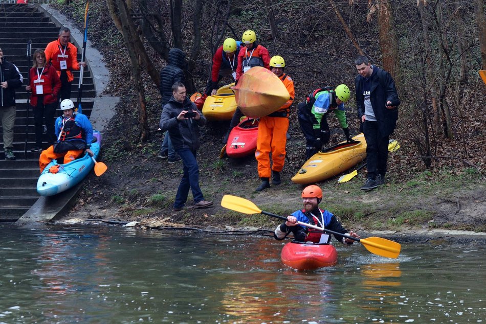 Kajakarze z Łódzkiego Klubu Kajakowego Albatros wyruszyli na blisko miesięczną wyprawę kajakową z Łodzi do Morza Bałtyckiego