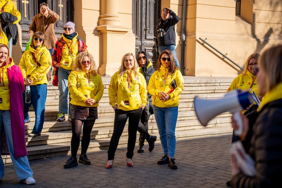 Łódź. Zobacz, jak "Babski Rajd AutoMocne" popędził Piotrkowską w Łodzi!