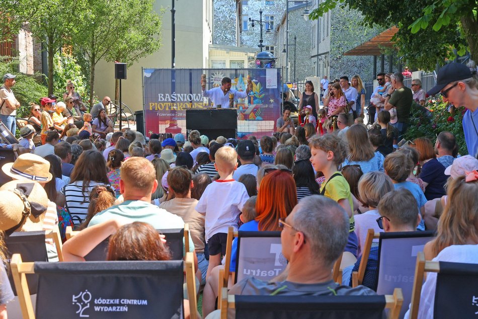 Baśniowa Piotrkowska w Pasażu Róży skradła uwagę dzieci. Tłumy na spektaklu